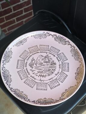 Pink Vintage-Style 1960 Calendar Decorative Plate